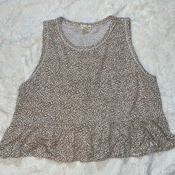 Cheetah Print Top‎ - Picture 1 of 4